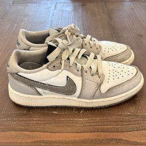 Kids Air Jordan 1 Retro Low "LNY" Size 3.5